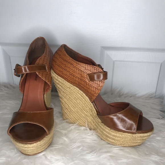 NWB - Woven Platform Tan / Brown Wedges Sz 8.5 - Picture 2 of 6